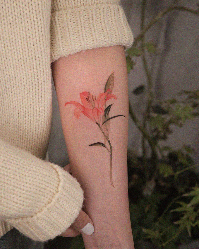 20+ Absolutely Stunning Lily Tattoo Ideas to Adorn Your Skin