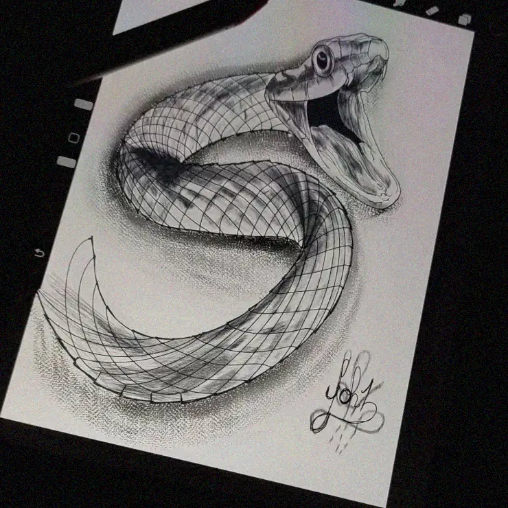Signature Serpent in Monochrome"
