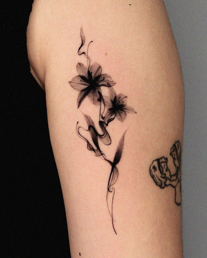 Floral Ink Flow on Human Canvas