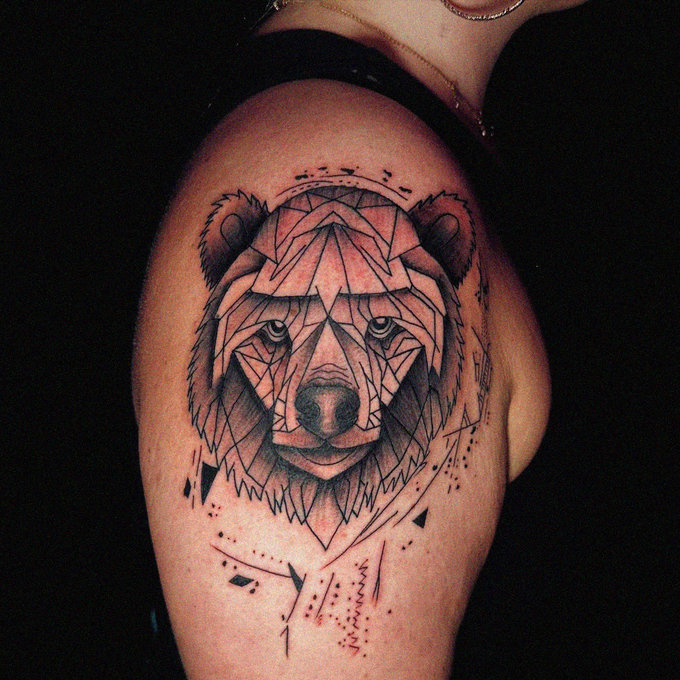 Geometric Bear Tattoo Embraces the Arm
