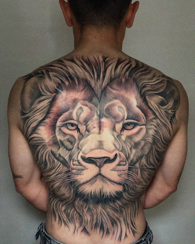Roaring Artistry on Human Canvas