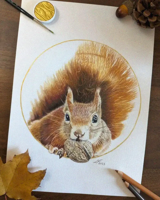Squirrel’s Artistic Haven in a Circle